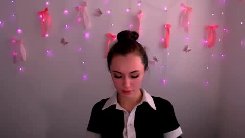 Snapshot of nikonara_ chatting on 05/23/26, 10:19 nikonara_ online show from 05/23/26, 10:19