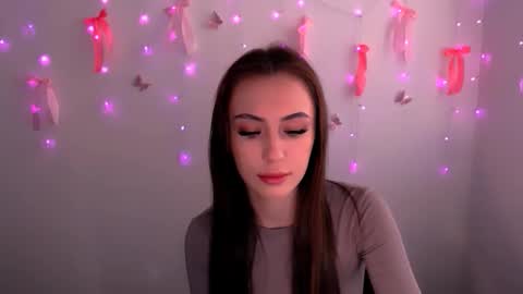 Snapshot of nikonara_ chatting on 05/26/26, 12:01 nikonara_ online show from 05/26/26, 12:01