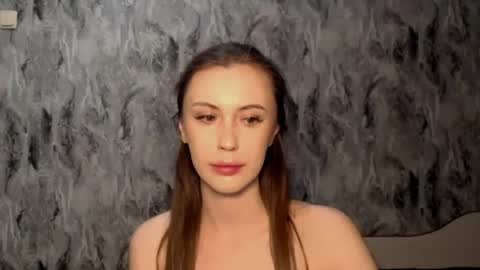 nikonara_ online show from 06/15/26, 07:27