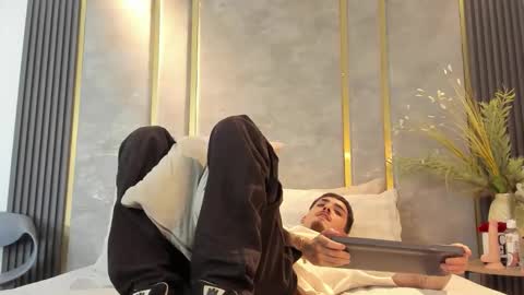 Niko Stone online show from 12/23/25, 01:36