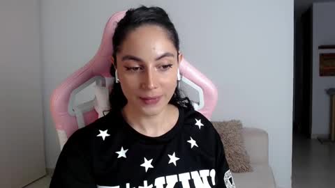 niky_blue online show from 02/05/25, 10:55