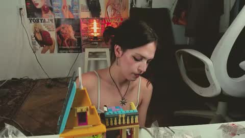 Veronica online show from 03/04/26, 12:33