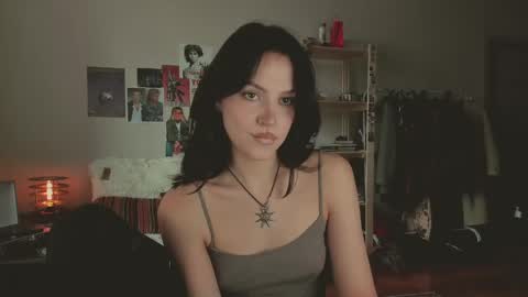 Veronica online show from 04/13/26, 10:43