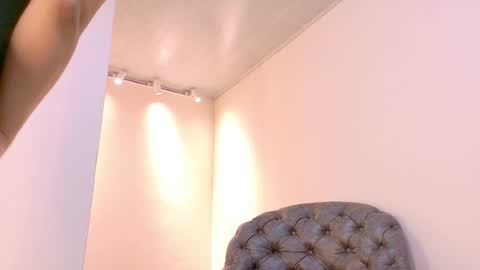  NIKY SMIT  online show from 09/30/25, 10:42