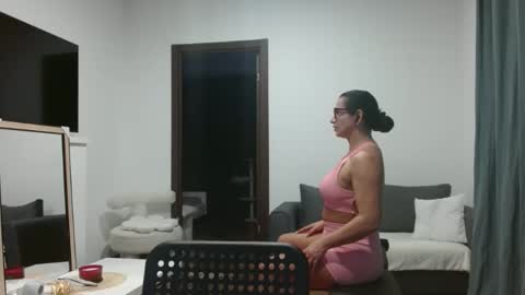niky_sweet19 online show from 11/22/25, 05:45