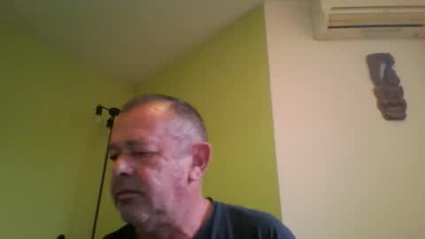 Snapshot of nikyo419 chatting on 09/11/25, 04:23 nikyo419 online show from 09/11/25, 04:23