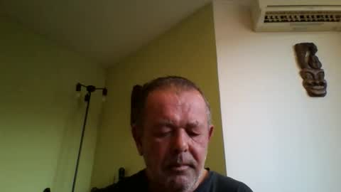 Snapshot of nikyo419 chatting on 11/01/25, 05:20 nikyo419 online show from 11/01/25, 05:20