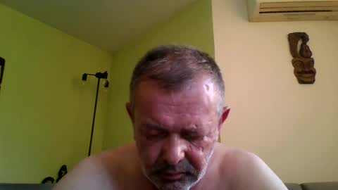 Snapshot of nikyo419 chatting on 07/04/26, 12:44 nikyo419 online show from 07/04/26, 12:44