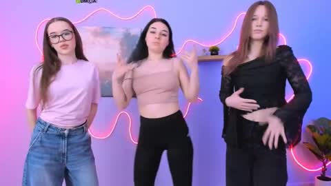 nila_eclipse online show from 04/14/26, 09:04