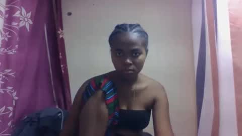 nilah online show from 09/25/25, 07:45