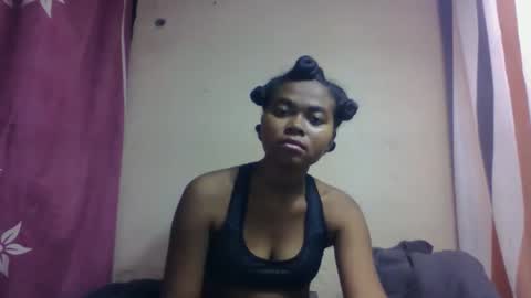 nilah online show from 10/19/25, 07:09