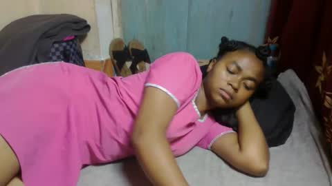 nilah online show from 04/11/26, 01:26