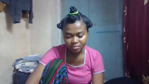 nilah online show from 04/14/26, 07:47