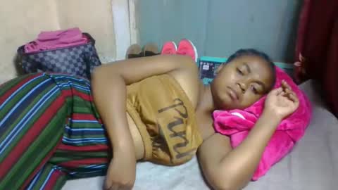 nilah online show from 04/21/26, 03:57