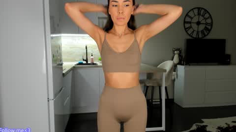 Bella online show from 01/17/25, 05:53