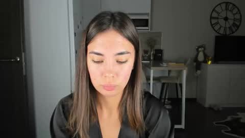 Bella online show from 11/10/25, 04:11