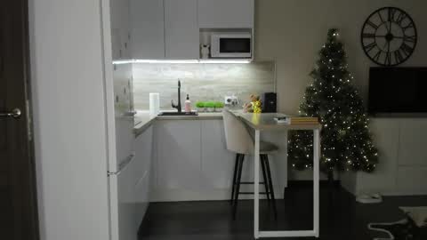 Bella online show from 12/03/25, 02:04