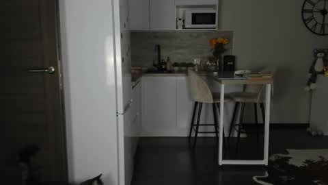 Bella online show from 03/22/26, 11:30