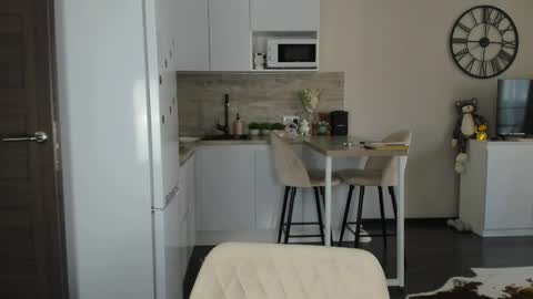 Bella online show from 04/19/26, 12:59