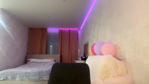 Margot online show from 11/23/25, 02:06