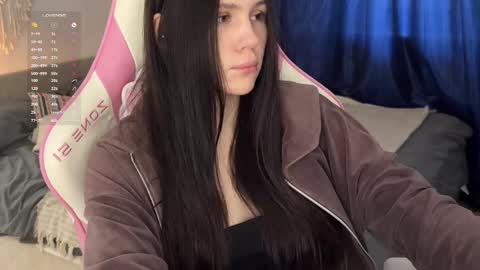 Snapshot of nimfaheart chatting on 03/11/25, 02:18 Jennet online show from 03/11/25, 02:18