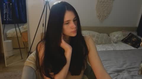 Snapshot of nimfaheart chatting on 11/08/25, 05:23 Jennet online show from 11/08/25, 05:23