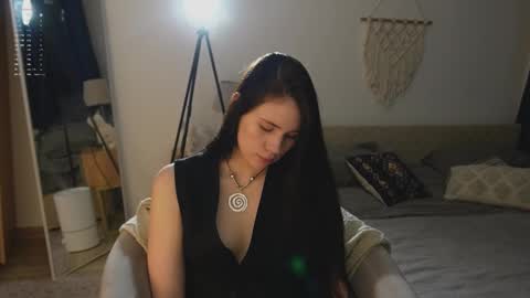 Snapshot of nimfaheart chatting on 11/16/25, 04:34 Jennet online show from 11/16/25, 04:34