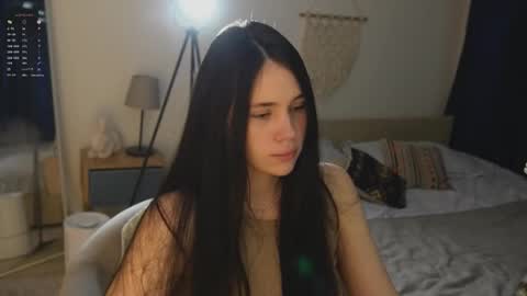 Snapshot of nimfaheart chatting on 11/28/25, 05:37 Jennet online show from 11/28/25, 05:37