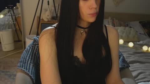 Snapshot of nimfaheart chatting on 12/13/25, 07:53 Jennet online show from 12/13/25, 07:53