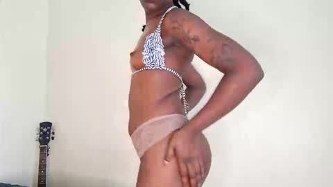 Snapshot of nina_bambi chatting on 12/14/25, 08:20 nina_bambi online show from 12/14/25, 08:20