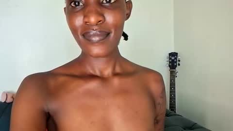 Snapshot of nina_bambi chatting on 12/19/25, 05:03 nina_bambi online show from 12/19/25, 05:03