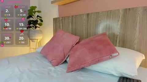 Snapshot of nina_blake chatting on 09/08/25, 07:46 N I N A online show from 09/08/25, 07:46