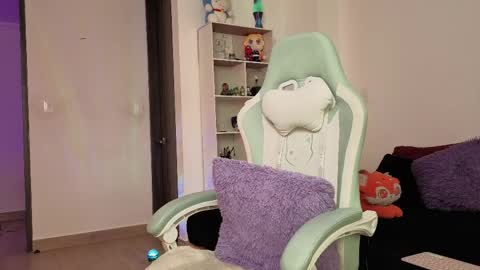 Nina Neon Nostrade online show from 04/16/26, 10:23