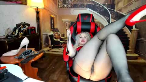 Nina online show from 02/11/26, 03:11