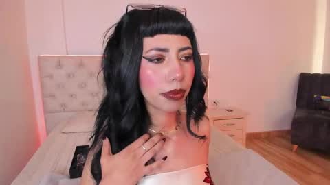 Snapshot of nina_fooxxx1 chatting on 04/24/26, 02:30 Nina Fox online show from 04/24/26, 02:30