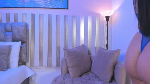 nina_glow_ online show from 02/12/26, 11:27