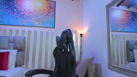 nina_glow_ online show from 03/10/26, 11:37