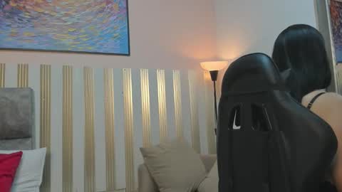 nina_glow_ online show from 03/12/26, 11:27