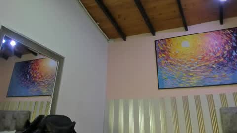 nina_glow_ online show from 05/12/26, 11:29