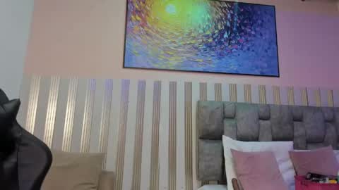 nina_glow_ online show from 05/15/26, 11:17