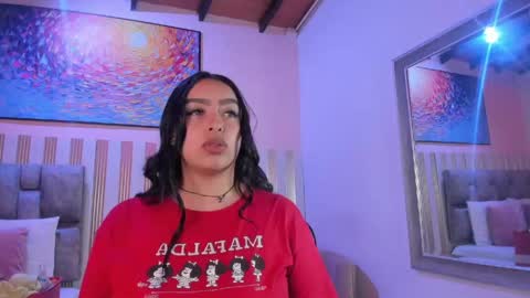 nina_glow_ online show from 05/26/26, 11:17