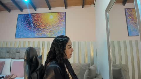 nina_glow_ online show from 05/29/26, 11:08