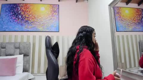 nina_glow_ online show from 05/30/26, 10:56