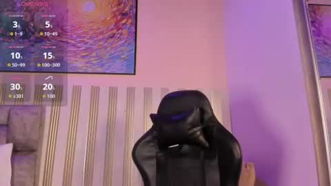 nina_glow_ online show from 08/01/26, 11:20