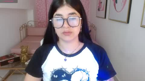 Nina online show from 04/06/26, 01:23