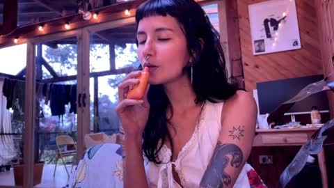 Nina.  online show from 03/27/26, 09:14