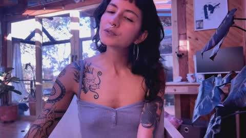 Nina.  online show from 04/17/26, 09:40