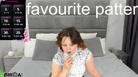 Snapshot of nina_lunaa chatting on 09/21/25, 08:16 nina lunaa online show from 09/21/25, 08:16