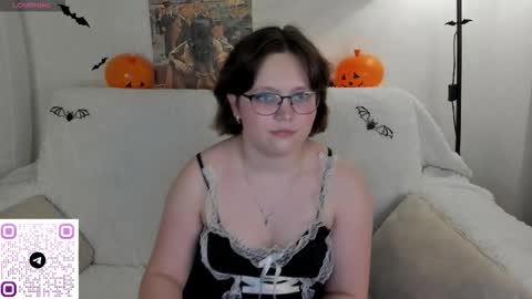 Snapshot of nina_lunaa chatting on 10/28/25, 09:24 nina lunaa online show from 10/28/25, 09:24