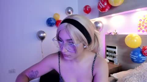 Nina online show from 06/25/26, 01:48